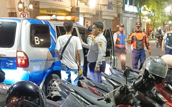 Thumbnail Berita - Pengamat Sebut Jalan Tunjungan Butuh Lokasi Parkir yang Representatif