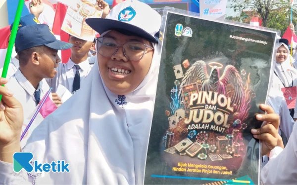 Thumbnail Para siswa baru menyuarakan anti pinjol dan judol pada gelaran MPLS 2025