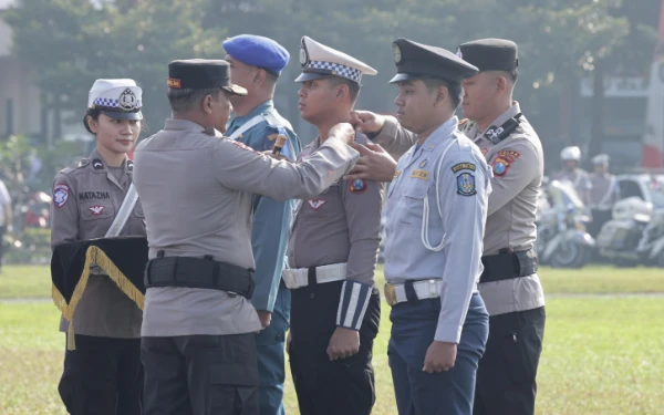 Thumbnail Berita - Polda Jatim Kerahkan 440 Personel di Operasi Patuh Semeru, Andalkan Tilang Elektronik ETLE