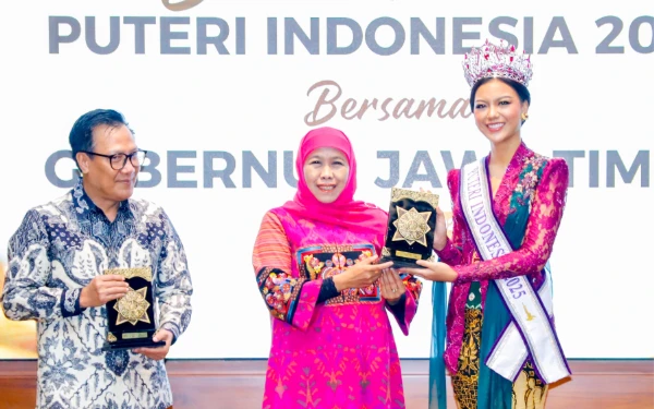 Thumbnail Berita - Sambut Puteri Indonesia 2025 Pulang ke Jatim, Gubernur Khofifah: Gaungkan Pariwisata dan Budaya Jatim hingga Mendunia