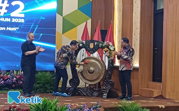 Thumbnail Berita - LUF Ungkap Rahasia Sukses ASN Jatim! Ini Jurus Jitu Jadi Pemimpin Idaman