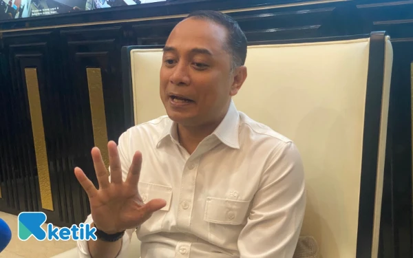 Thumbnail Berita - Anak Ketergantungan Gadget, Eri Cahyadi Minta Peran Ayah Signifikan