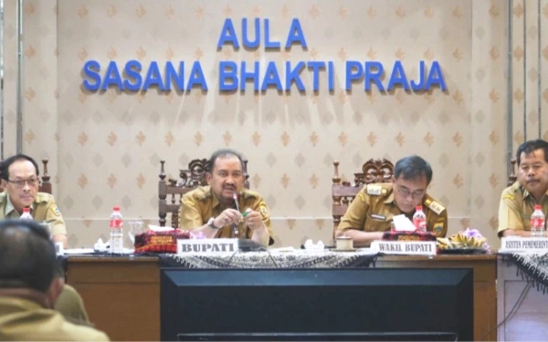 Thumbnail Berita - Bupati Pemalang Tekankan Percepatan Serapan Anggaran dan Program Strategis di Semester II 2025