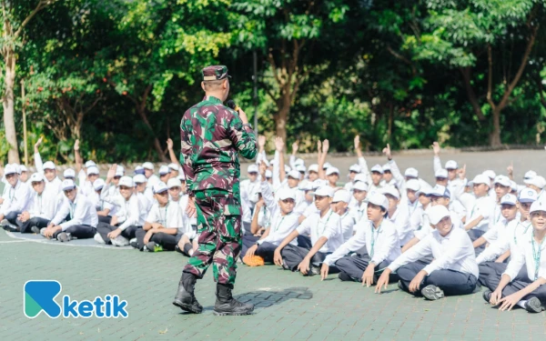 Thumbnail Berita - MPPLS Ponpes ‎Al Izzah Kota Batu Bekali Santri Baru dengan Projadi
