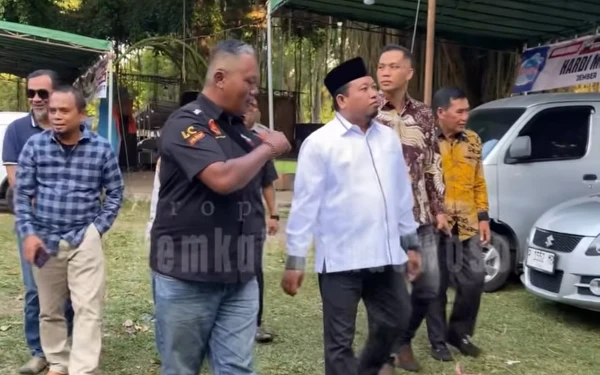 Thumbnail Berita - Bursa Mobil Bekas Bondowoso Gaet Puluhan Peserta Jawa Bali, Wabup: Dorongan Nyata untuk Ekonomi Daerah