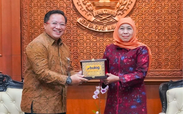 Thumbnail Berita - Khofifah Gandeng Bulog Perkuat Ekonomi Desa Lewat Koperasi Merah Putih