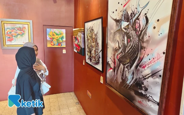 Thumbnail Berita - 16 Perupa Gelar Pameran Lukis Serentak, Ingin Jadikan Surabaya Seperti Paris
