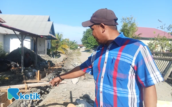 Thumbnail Berita - Sekretaris BPD  Baru Halmahera Selatan Tinjau  Pembangunan Drainase