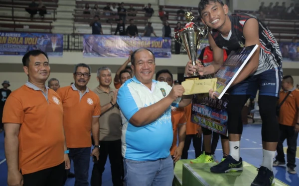 Thumbnail Bupati Asahan Tutup Turnamen Bola Voli Bupati Cup, Dorong Semangat Sportivitas dan Prestasi