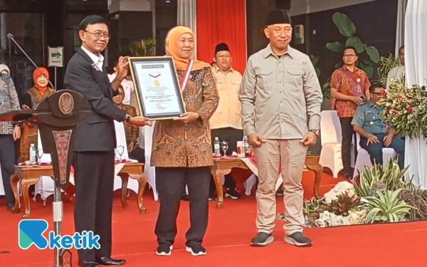 Thumbnail Berita - Gubernur Khofifah Apresiasi HKTI Jatim, Ajak Semua Elemen Guyub Rukun Wujudkan Swasembada Pangan dan Tanam Indigofera