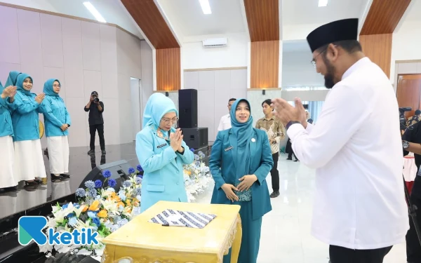 Thumbnail Penandatanganan berita acara pelantikan ketua GOW dan Bupati Halmahera Selatan Hasan Ali Bassam Kasuba Jumat 25 Juli 2025 (Foto: Mursal/Ketik)