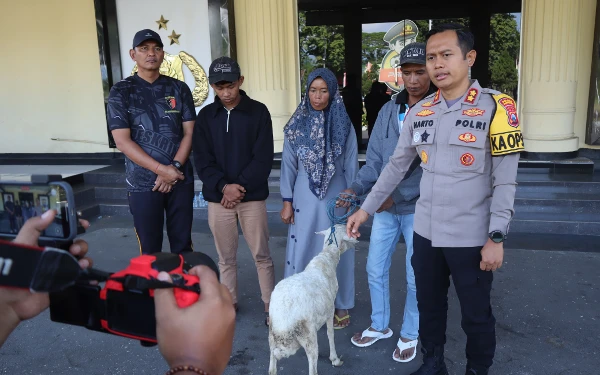 Thumbnail Berita - Warga Bondowoso Gagalkan Pencurian Kambing, Pelakunya Diserahkan ke Polisi