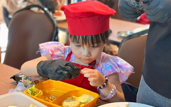 Thumbnail Berita - Kreasi Mi Sehat Meriahkan Hari Anak Nasional di Swiss-Belinn Airport