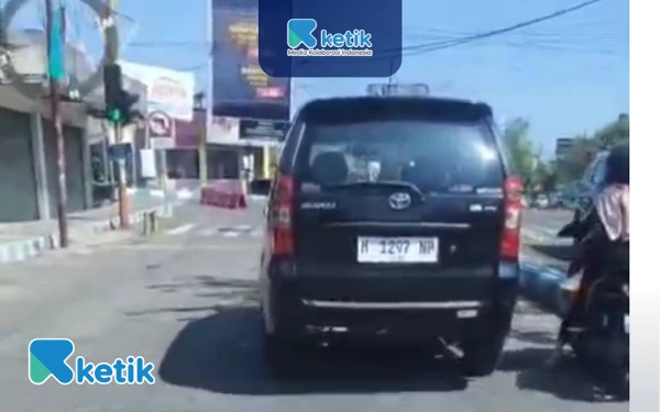 Thumbnail Berita - Polres Sampang Tegaskan Pelat Putih di Mobil Dinas Melanggar Aturan, BPPKAD Terkesan Tutup Mata?