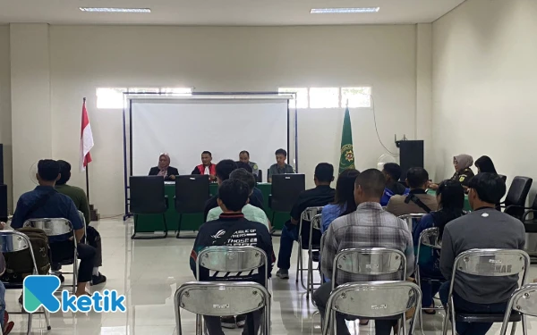 Thumbnail Berita - King Abdi Bikin Viral, Toko Miras Sari Jaya 25 Kota Malang Disidang dan Didenda Rp10 Juta