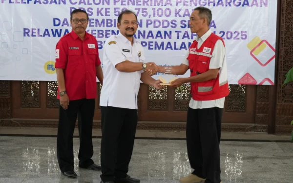 Thumbnail Berita - Bupati Pemalang Lepas 50 Relawan Penerima Penghargaan Donor Darah Sukarela