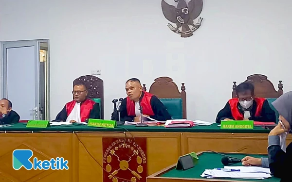 Thumbnail Berita - Terbukti Angkut 63.200 Benih Lobster llegal, Dua Terdakwa Divonis 1,5 Tahun Penjara