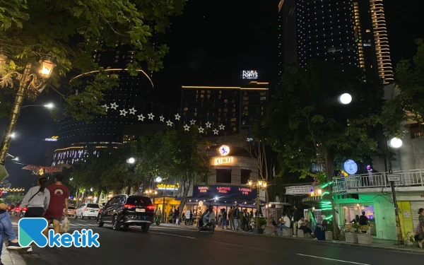Thumbnail Berita - Resmi! Per 1 Agustus 2025 Parkir Tepi Jalan Tunjungan Surabaya Ditiadakan