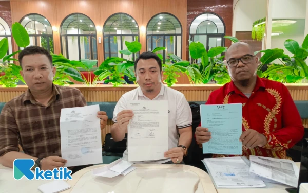 Thumbnail Berita - Penasihat Hukum Aldie Mauludin Pertanyakan Perkembangan Kasus Pengancaman di Polsek Sukarami