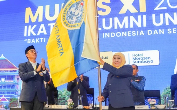 Thumbnail Berita - Aklamasi, Khofifah Lanjutkan Kepemimpinan di IKA Unair Periode Kedua