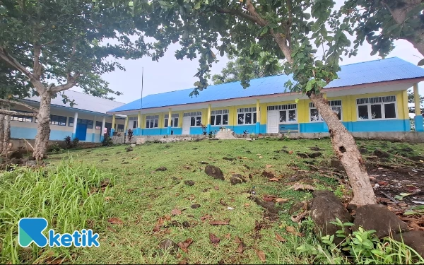 Thumbnail Sekolah Menengah Pertama (SMP) Negeri 70 Halmahera Selatan yang berlokasi di Desa Dowora Kecamatan Gane Barat Selatan. Minggu, 3 Agustus 2025 (Foto: Mursal/Ketik)