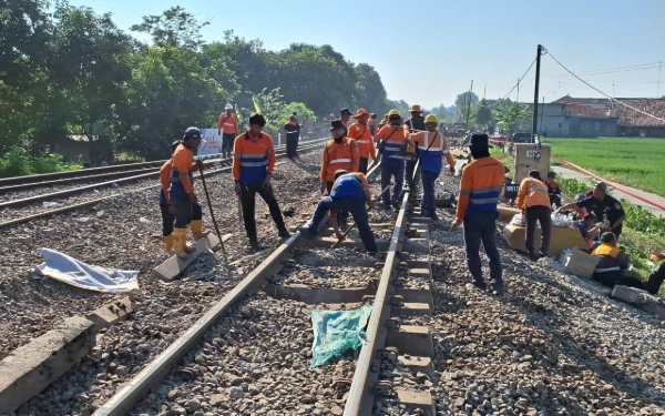 KA Pandalungan Telat Hampir 14 Jam Akibat Anjloknya Argo Bromo Anggrek di Subang