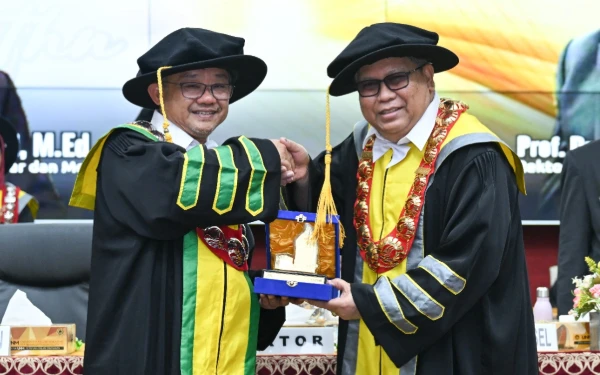 Thumbnail Berita - Selamat! UNM Nobatkan Abdul Mu'ti Jadi Tokoh Pendidikan Nasional