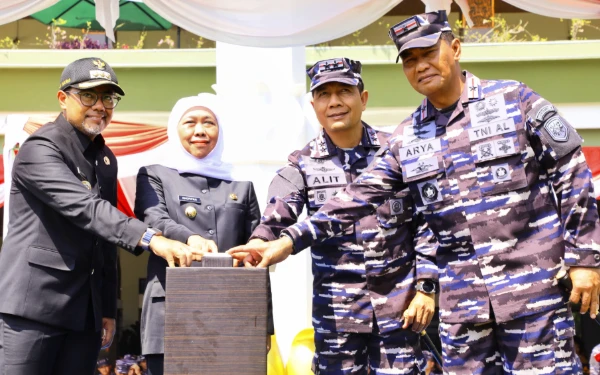Thumbnail Berita - Pemprov Jatim dan TNI AL Kolaborasi Renovasi 300 Rumah Tidak Layak Huni