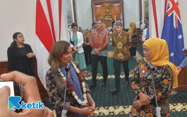 Thumbnail Berita - Gubernur Jatim Terima Menteri Australia, Bahas Kolaborasi Energi, Pangan, dan Koperasi