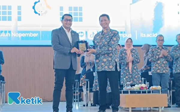 Thumbnail Berita - Menjadi Pembicara di Hadapan Ribuan Mahasiswa Baru, Menekraf Ajak ITS Kembangkan Industri Kreatif di Indonesia
