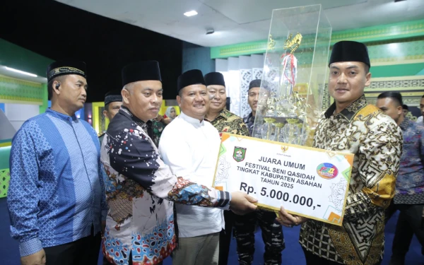 Thumbnail Berita - Festival Seni Qasidah Asahan 2025 Resmi Ditutup, Wabup: Harus Jadi Bagian dari Budaya dan Dakwah