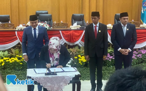 Thumbnail Berita - Eri Cahyadi Optimistis Pinjaman Alternatif Rp452 Miliar Berdampak Positif Bagi Masyarakat