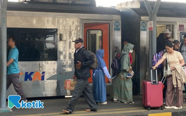 Thumbnail Berita - Imbas Insiden Rintang Jalan KA Argo Bromo Anggrek, 3.832 Penumpang Ajukan Pembatalan Tiket
