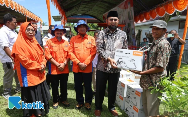 Thumbnail Berita - Bassam Kasuba Bangun Ekosistem Pertanian Muda di Halmahera Selatan