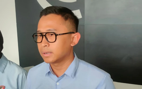 Thumbnail Berita - Jual Pacar Lewat Open BO, Pria 22 Tahun di Surabaya Jadi Tersangka