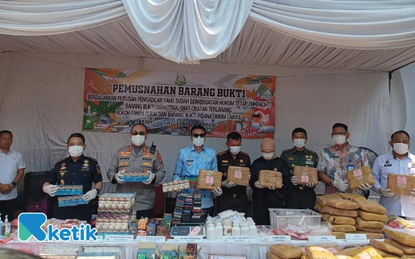 Thumbnail Berita - Wali Kota Malang dan Forkopimda Musnahkan Ratusan Kilogram Narkotika Bernilai Miliaran