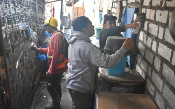 Thumbnail Berita - Normalisasi Sungai Kalianak, Pemkot Surabaya Tertibkan 54 Bangunan