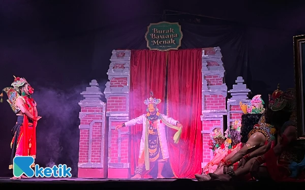 Thumbnail Berita - Hampir Punah, Wayang Topeng Menak Kembali Tampil di Malang