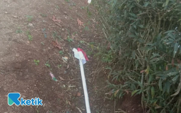Thumbnail Berita - Jelang HUT RI ke-80, Bendera Merah Putih di Bandar Pacitan Jadi Sasaran Perusakan