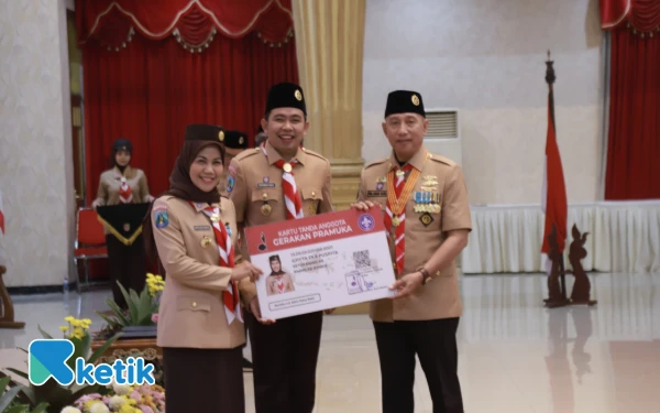 Thumbnail Berita - Pramuka Jatim Ajak Jaga Kelestarian Lingkungan, Borong Burung  di Pedagang untuk Dilepaskan