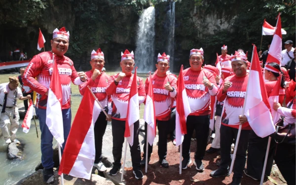 Thumbnail Berita - Sambut HUT ke-80 RI, Pemkab Asahan Kibarkan 500 Bendera Merah Putih di Lokasi Air Terjun
