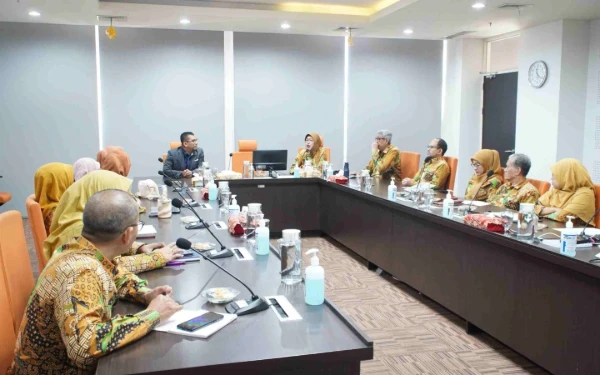 Thumbnail Berita - FK Unusa Terima Internship Dokter Spesialis Rehabilitasi Medik dari Universiti Sains Malaysia