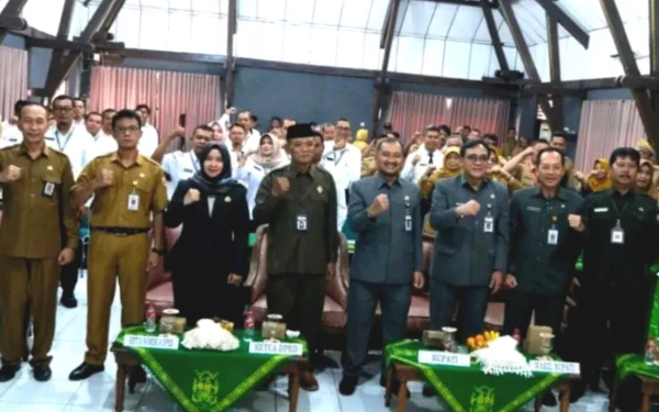 Thumbnail Berita - Bupati Pemalang Lantik 30 Pejabat Administrasi dan Fungsional, Ini Pesannya
