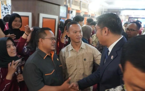 Thumbnail Berita - Didampingi Ketua HKTI Kota Malang, Wamentan Sudaryono Bela Rencana Impor Pertanian Besar-besaran
