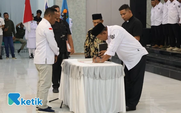 Thumbnail Berita - APDESI Halsel Resmi Dilantik, Siap Ubah Desa Jadi Episentrum Pembangunan