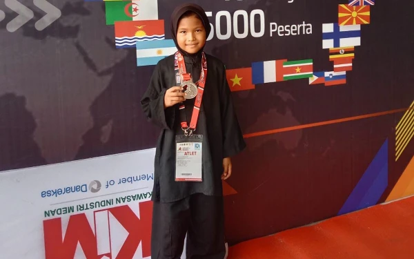 Thumbnail Berita - Siswi SDN Selawan Dulang Prestasi di Kejuaraan Pencak Silat Internasional, Bupati Asahan Janji Beri Apresiasi