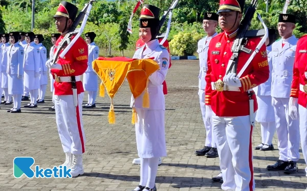 Thumbnail Natasya, putri Pembawa Baki Paskibraka Halmahera Selatan (Foto: Mursal/Ketik)