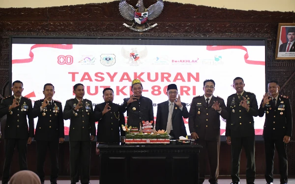 Thumbnail Berita - Semangat Gotong Royong dan Persatuan Jadi Sorotan Utama Tasyakuran HUT Ke-80 RI di Bondowoso