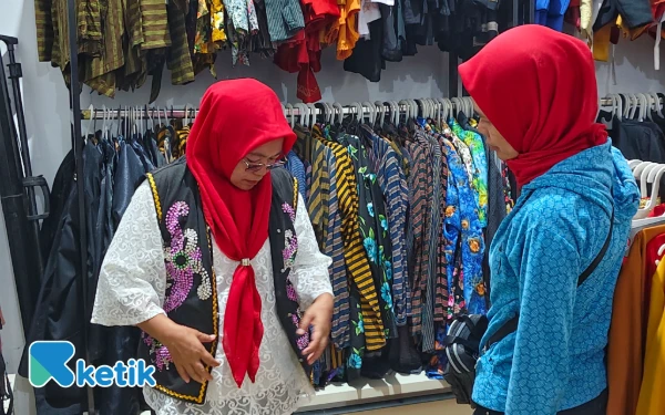 Thumbnail Berita - 3 Baju Adat Ini Laris Diborong Penyewa Saat Perayaan Agustusan