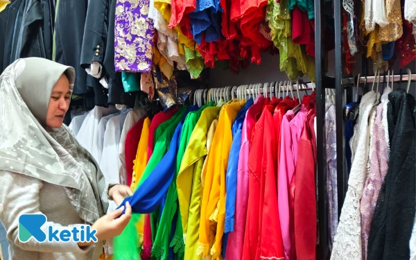 Thumbnail Berita - Berkah Persewaan Baju Adat saat Agustus, Kenaikan hingga 50 Persen